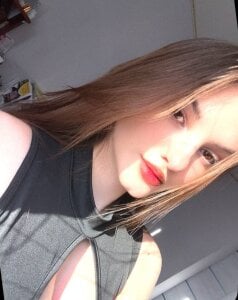 EmllyLighty me :3 Pic 4