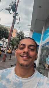 Straight_with_curls White ⚪️ Pic 2