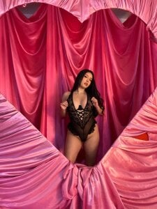 SarahMiler_ kullanıcısının The perfect place to lose control... with me 😘😈 albümü -  5 fotoğraf