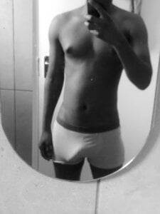 perfectguy4u Public  2. fénykép