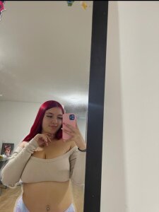 Champagne_bennet Public Pic 4