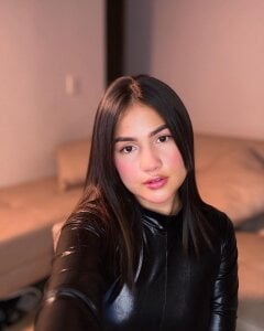 hanathompson___0 🤍 🤍 Poză 2