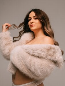 LanaEliseのLuxury in the flesh😏🎄の 6枚の写真