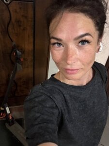 Alice_Amou Style and speed 💫, with my scooter on adventures 🌟🛴 Pic 4
