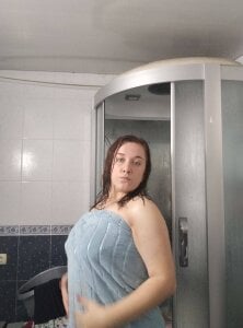 MarthaSimons shower time Pic 2