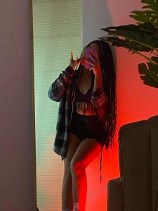 Lexie_Bell_ kullanıcısının Low lights albümü -  3 fotoğraf