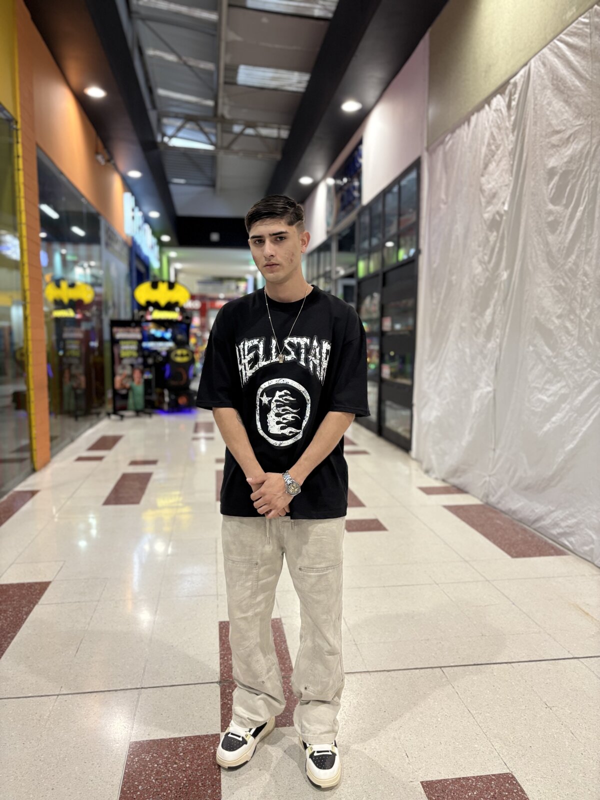 صور PhilipRich الرائجة  3759