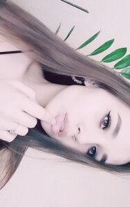 Kira_Veil Public Pic 2