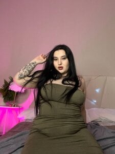 Adel_Sky I'm in a beautiful tight dress💕 Pic