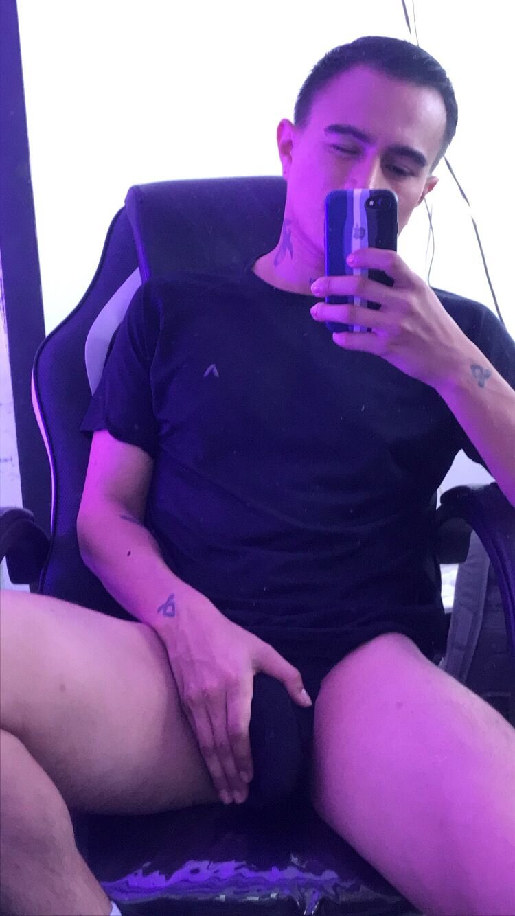 LiamDeep Trending Pic 8778