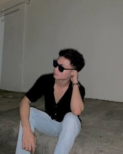 hotzachery GOING THROUGH Bilde