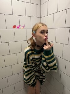 miss_barbie111 Sweet girl with blue eyes mmm Billede 2