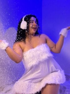 memphiswilliam Curvy Winter Heat ❄💗 Pic 4