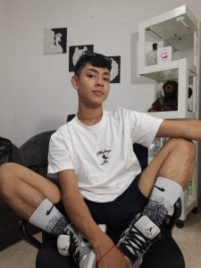 LoganTwink18 Public Bilde 4