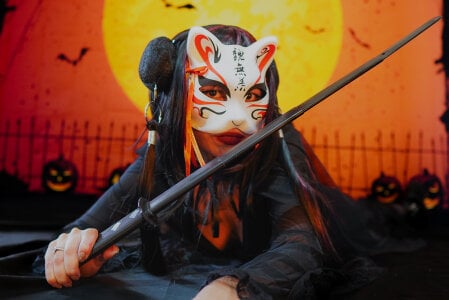 tatty_wilson 💋 Warming up for a wicked Halloween night 🔥 사진 7