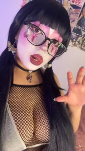 AnngelaSkye 🤡 Pic