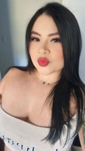 Amber_Santana Public Pic 4