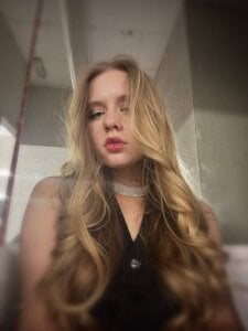 Victori_Fox Public Pic 2