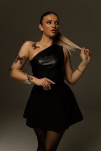 SelenaeMooreのPublicの 3枚の写真