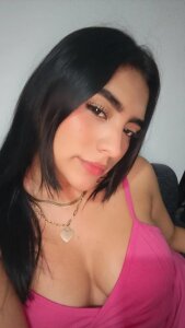 Selenajones_yb Public Pic 2