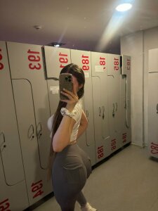 Me de MissPompadure  2 Imagens