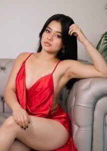 caroline_roose Sweet girl Pic 2