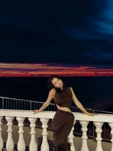 ZanaBreland 1 টি ছবি