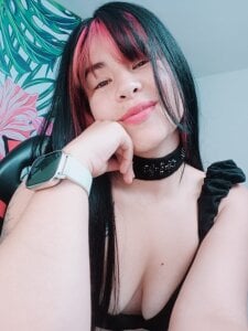 Nina_harpper_ Public Pic 3