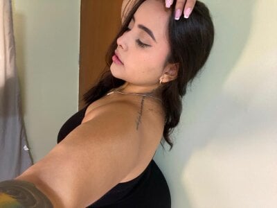 Hey Im Tina de tinacurv1  2 photos