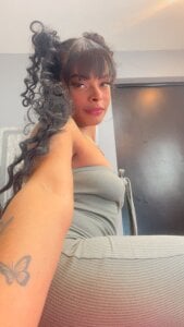 EmmaEbony_ “Stay… let me be your weakness for a moment.” 사진 3