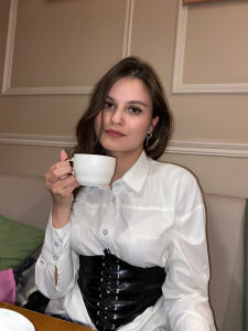 EldaAshfield Public Pic 5