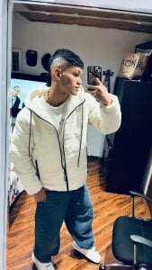 LoganCarter_nom: Public ( 9 фото)