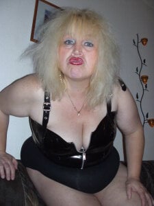 Blasflittchen wild und geil - Weekend Bitch Pic 7