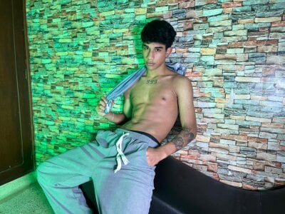 hares_mds: feeling like the mf green lantern lol🟢🗣️🔥 ( фото)