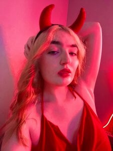 sweetandcuteeのspooky season 😈の 2枚の写真