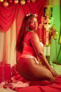 KayaBrown I am your Christmas sin 🎄 Pic