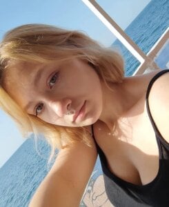 BeckyGales: Public ( 4 фото)