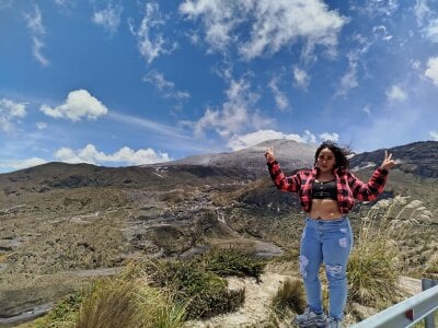Ayla_martinez Visiting a snowy 🙉 Photo 9