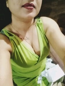 Miss_Love25 Public Pic 2