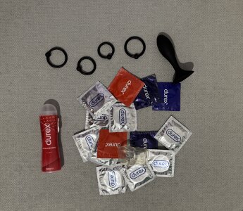 uncutboy240 Toys зображення