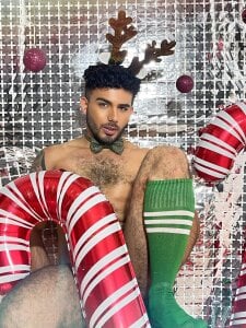 adamhairy a sexy christmas reindeer Immagine  3