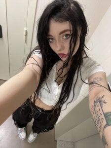 ElizabethBritanny Public Immagine  7