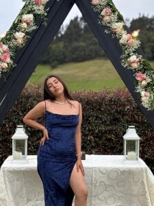 Alix_Rousses21 ELEGANT WOMAN Pic