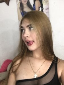 SashaBlake_ Public Pic 5