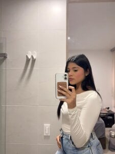 Allie_cox Public Immagine  5