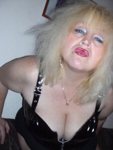 Blasflittchen wild und geil - Weekend Bitch Pic 4