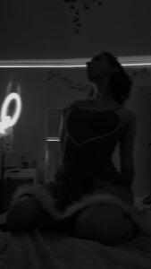 evalora_vei Happy New Year, meow Pic 3