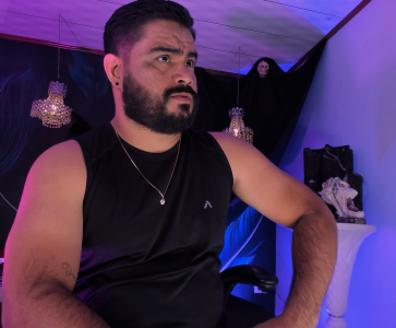 MichaelBear_ I WENT FOR A JOG, I DIDN'T SHOWER, I GOT HOME AND WANTED TO HAVE A LITTLE FUN 😏😈🔥 Pic