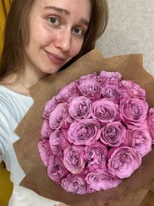 ArianaSweazy flowers Pic