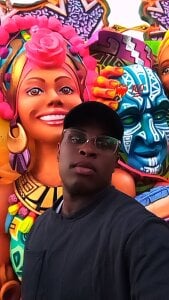 Amun_obsidian Between gods, colors and desire: I am the center. Pic